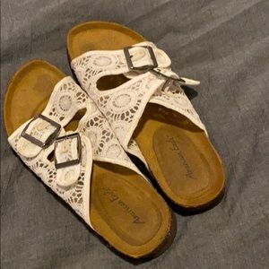 White lace sandles